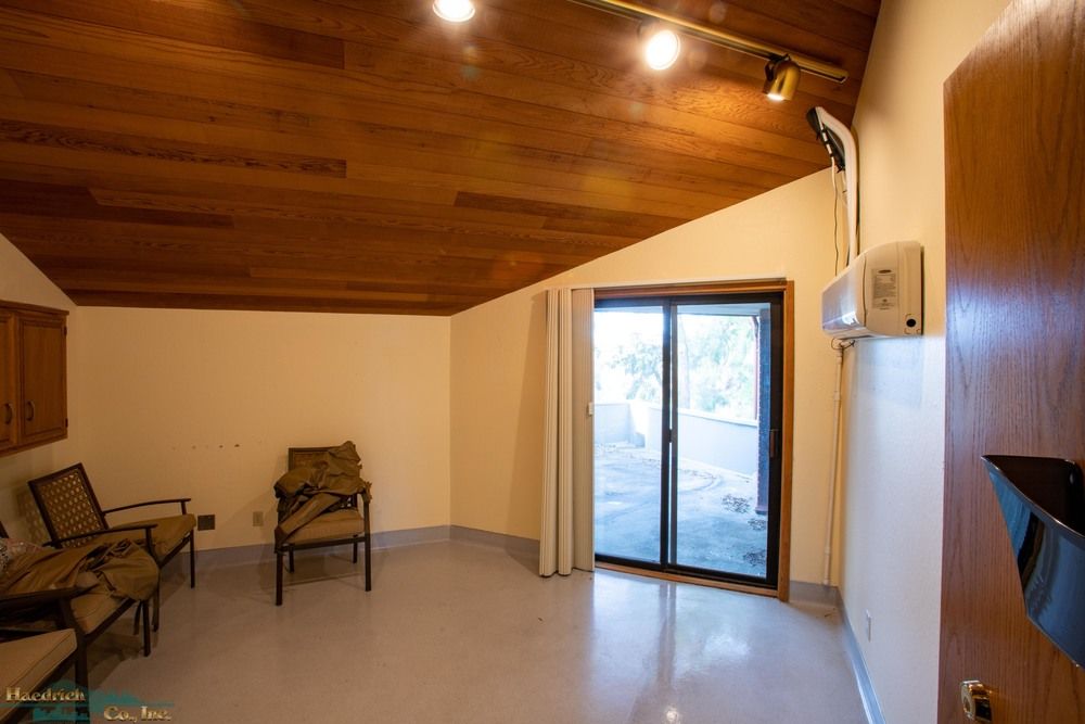 Medical Office Building - Clairmont Doctors Park: 2650 Edith Ave, Redding, CA 96001